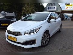 Kia Cee'd - CEED 1.4-16 V CRUISE/AIRCO/PDC/BLUETOOTH/6 BAK/XENON/5 DRS/LMW 16 INCH/STUUR EN STOEL VERW
