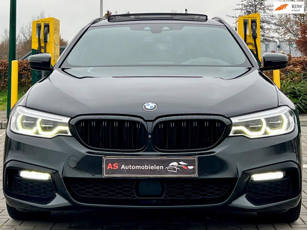 BMW 5-serie Touring - 530d xDrive M-Pakket 2019 RIJK UITGERUST - AutoWereld.nl