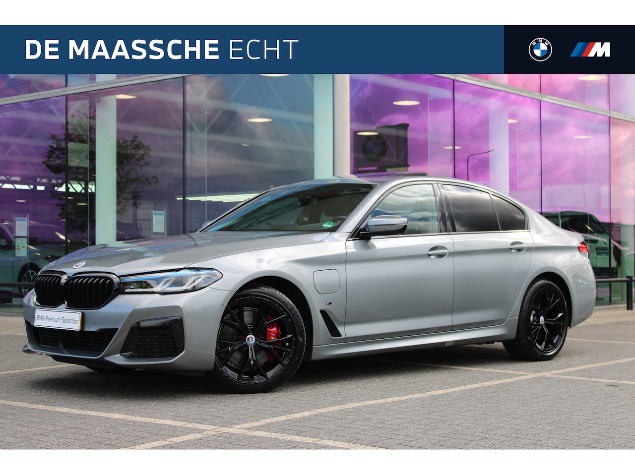 BMW 5-serie - 530e High Executive M Sport Automaat / Schuif-kanteldak / Trekhaak / Laserlight / Achterui - AutoWereld.nl