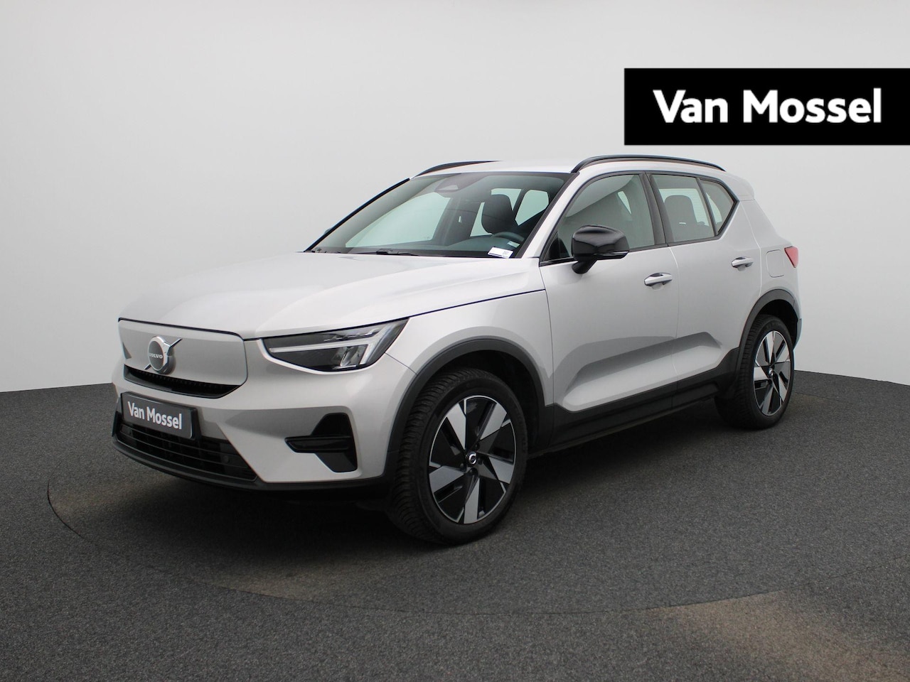 Volvo XC40 - Recharge Extended Range Plus | Automaat | Virtual cockpit | Apple & Android Carplay | Park - AutoWereld.nl