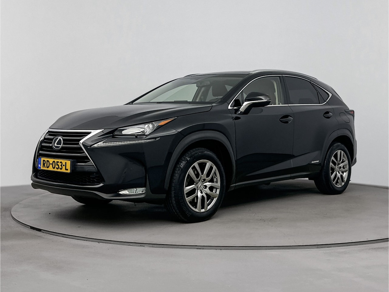 Lexus NX - 300h AWD Luxury Line | Carplay | Sensoren | Stoelverwarming | - AutoWereld.nl