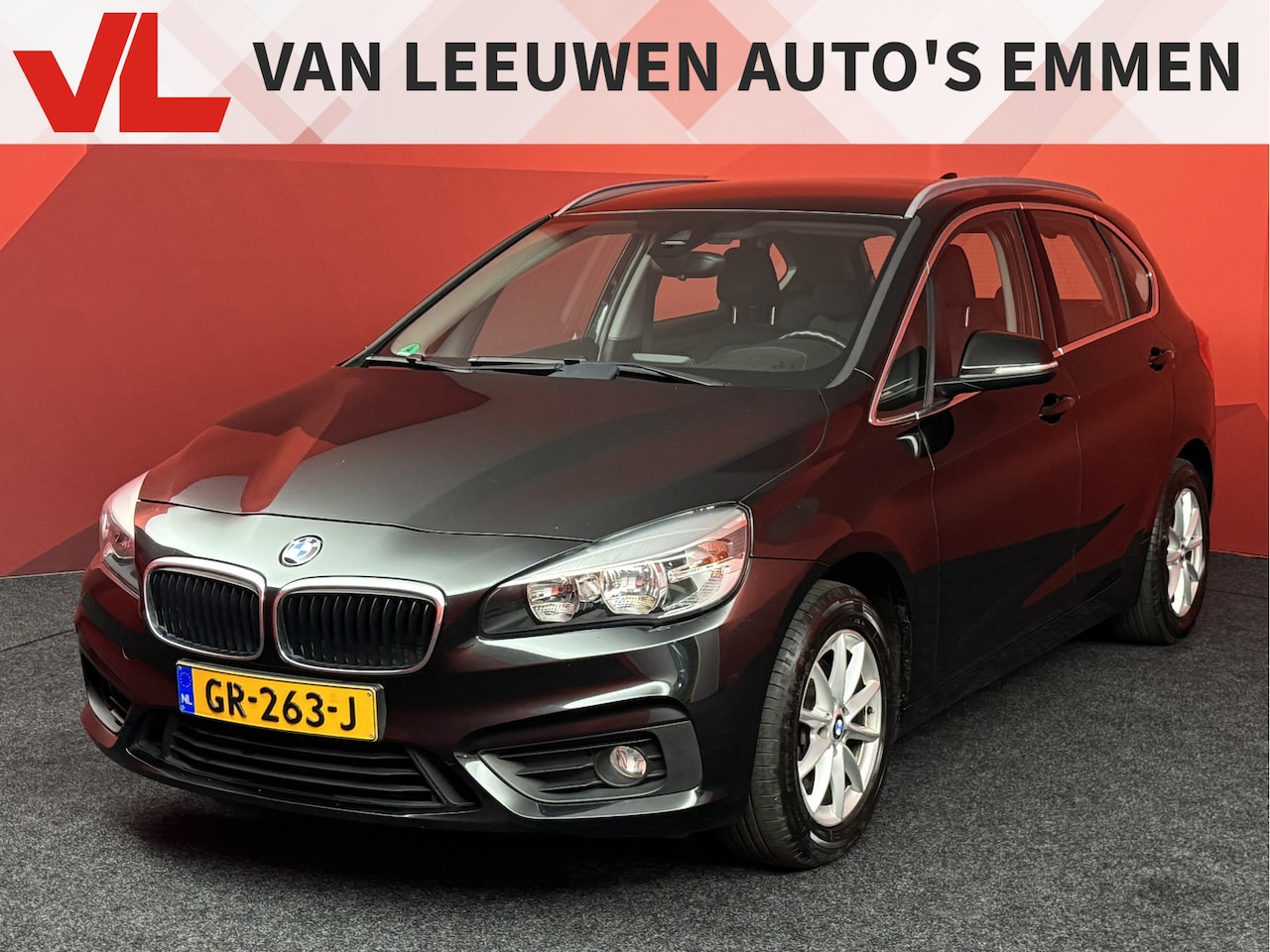 BMW 2-serie Active Tourer - 218d Essential | Airco (automatisch) | Cruise control | Regensensor - AutoWereld.nl