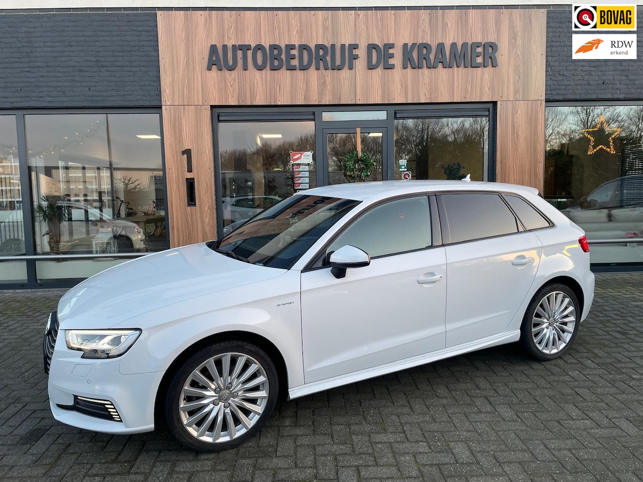 Audi A3 Sportback - 1.4 e-tron Sport Pro Line plus 1.4 e-tron Sport Pro Line plus - AutoWereld.nl