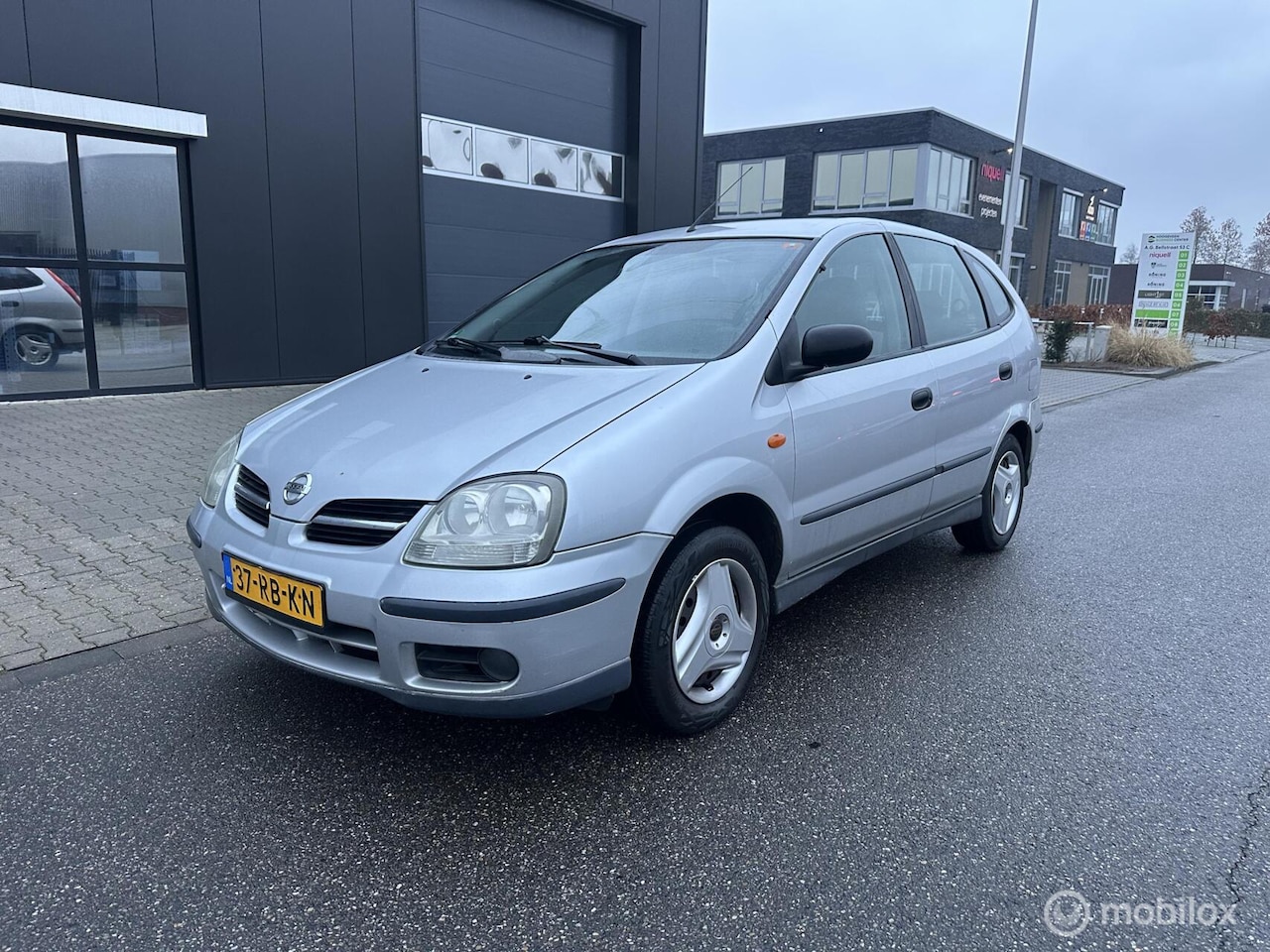 Nissan Almera Tino - 1.8 Visis km 145.000 - AutoWereld.nl