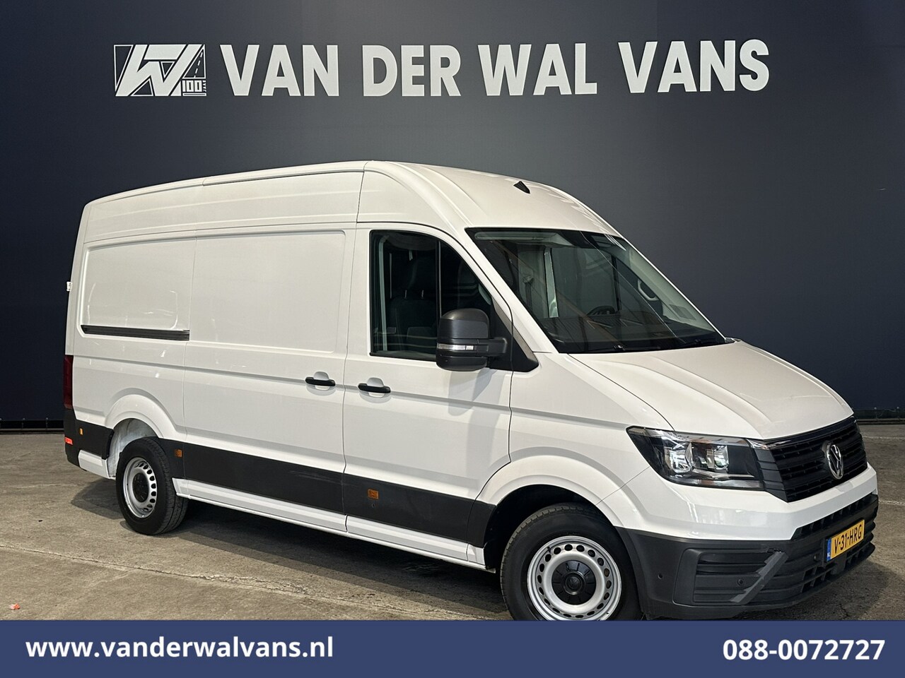 Volkswagen Crafter - 2.0 TDI 140 pk L3H3 L2H2 Euro6 Airco | Camera | Navigatie | Apple Carplay | Massagestoel A - AutoWereld.nl