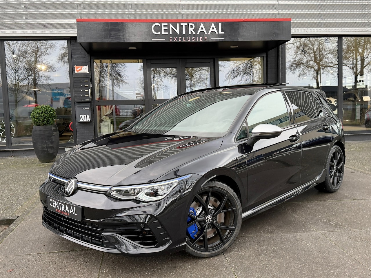 Volkswagen Golf - 2.0 TSI R 4Motion 320PK|Pano|Carpay|Camera|ACC - AutoWereld.nl