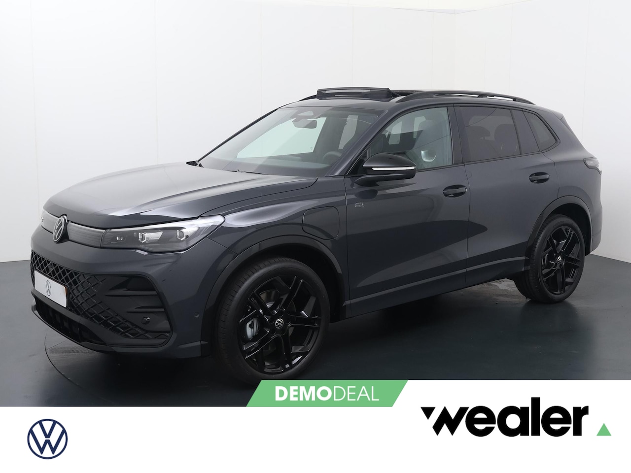 Volkswagen Tiguan - 1.5 eHybrid 272pk R-Line Edition DSG | Black Style | Assistance Plus pakket | Comfort pakk - AutoWereld.nl