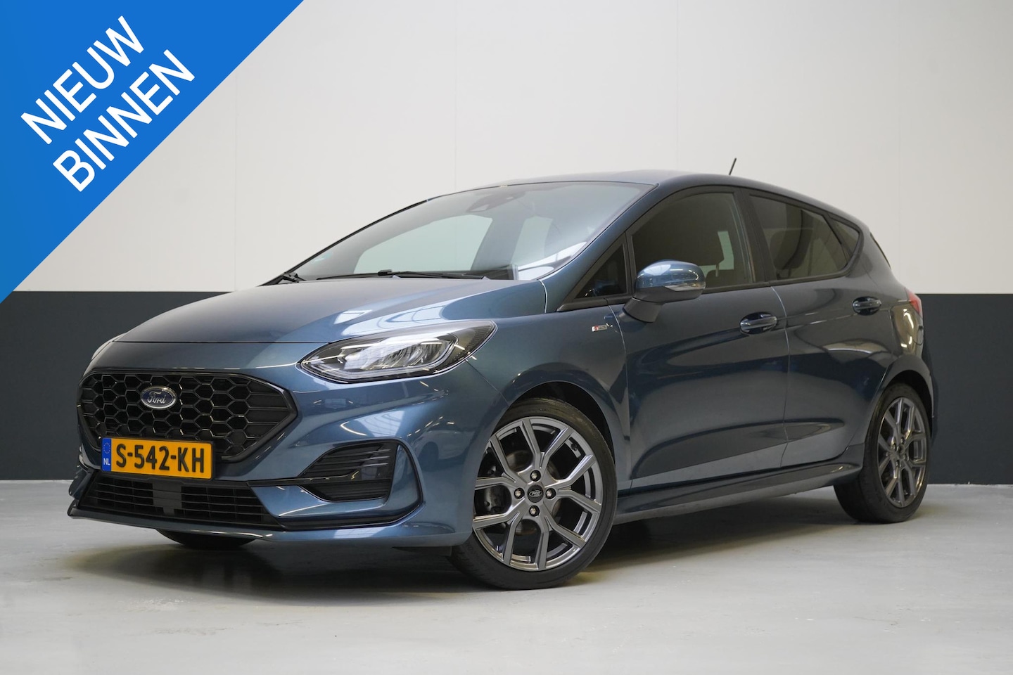 Ford Fiesta - 1.0 EcoBoost Hybrid ST-Line | Carplay | Stoelverwarming | Stuurverwarming | Sportstuur | P - AutoWereld.nl