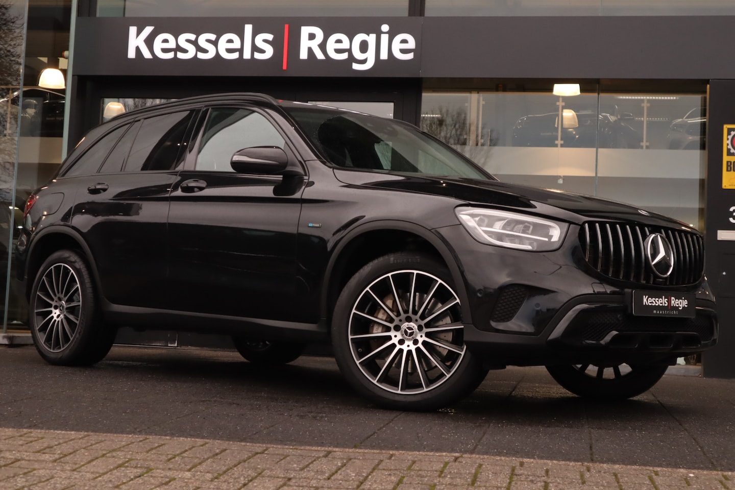 Mercedes-Benz GLC-klasse - 300e 4MATIC Night Memory Ambient Massage/Koeling CarPlay Camera Bliss Leer - AutoWereld.nl