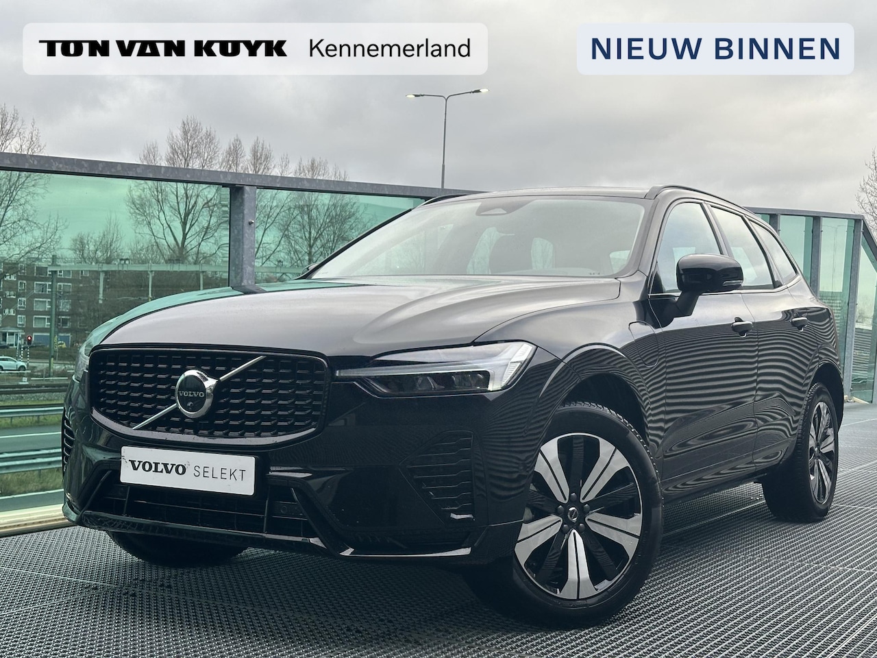 Volvo XC60 - 2.0 T6 Plug-in hybrid AWD Plus Dark / Trekhaak / Pano. dak / Elek. verstelbare stoelen / S - AutoWereld.nl