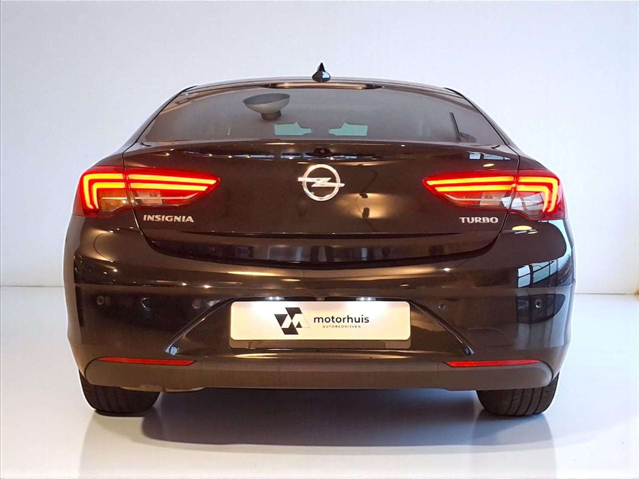 Opel Insignia Grand Sport - 1.5 Turbo 165pk Start/Stop Innovation AUTOMAAT TREKHAAK LED LEDER PANO HUD - AutoWereld.nl