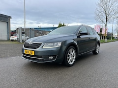 Skoda Octavia Combi - 1.4 TSI Greentech Elegance Businessline