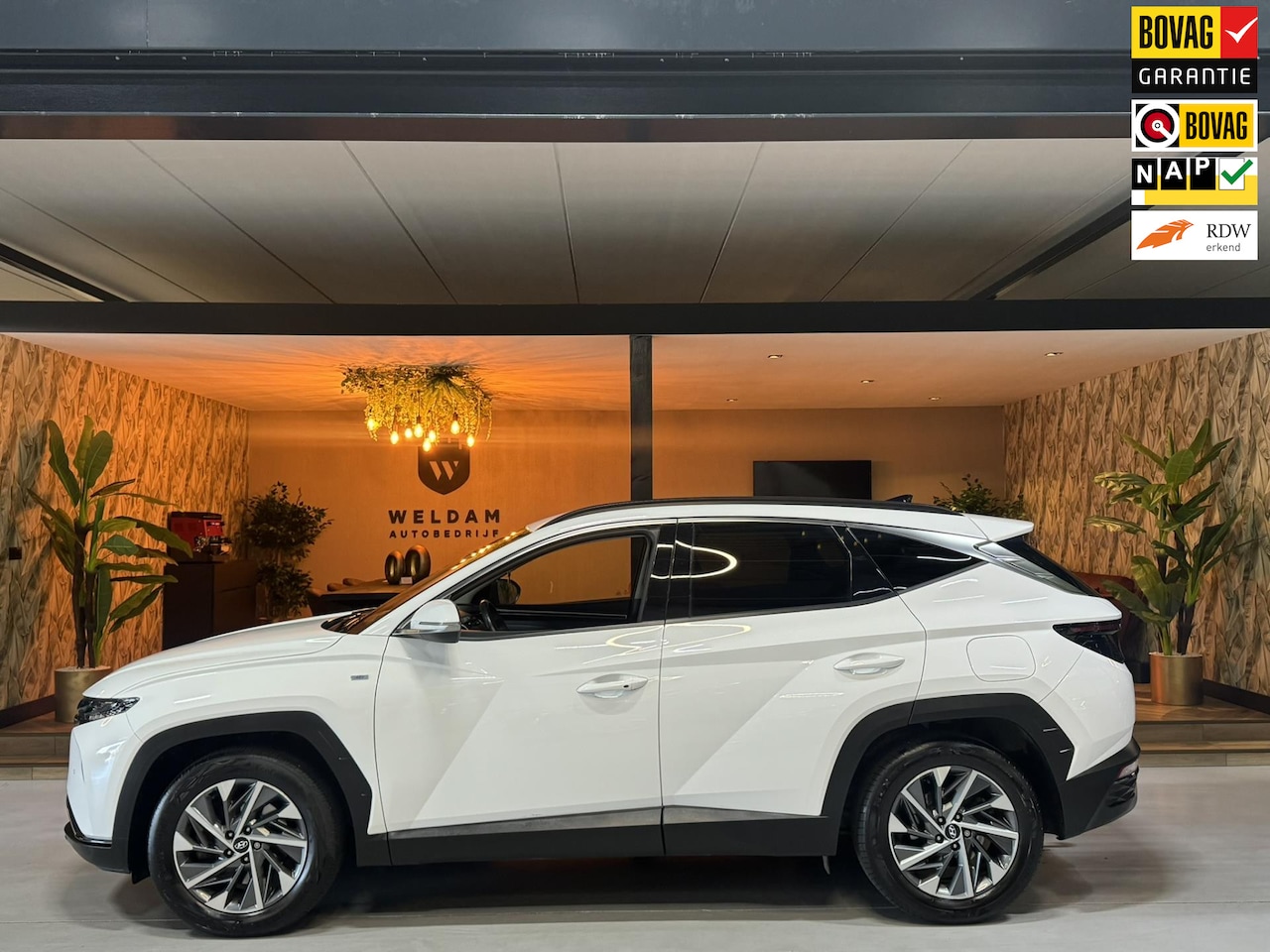 Hyundai Tucson - 1.6 T-GDI MHEV Comfort Garantie Trekhaak Carplay Camera StoelVW Blindspot ACC PDC Clima Na - AutoWereld.nl