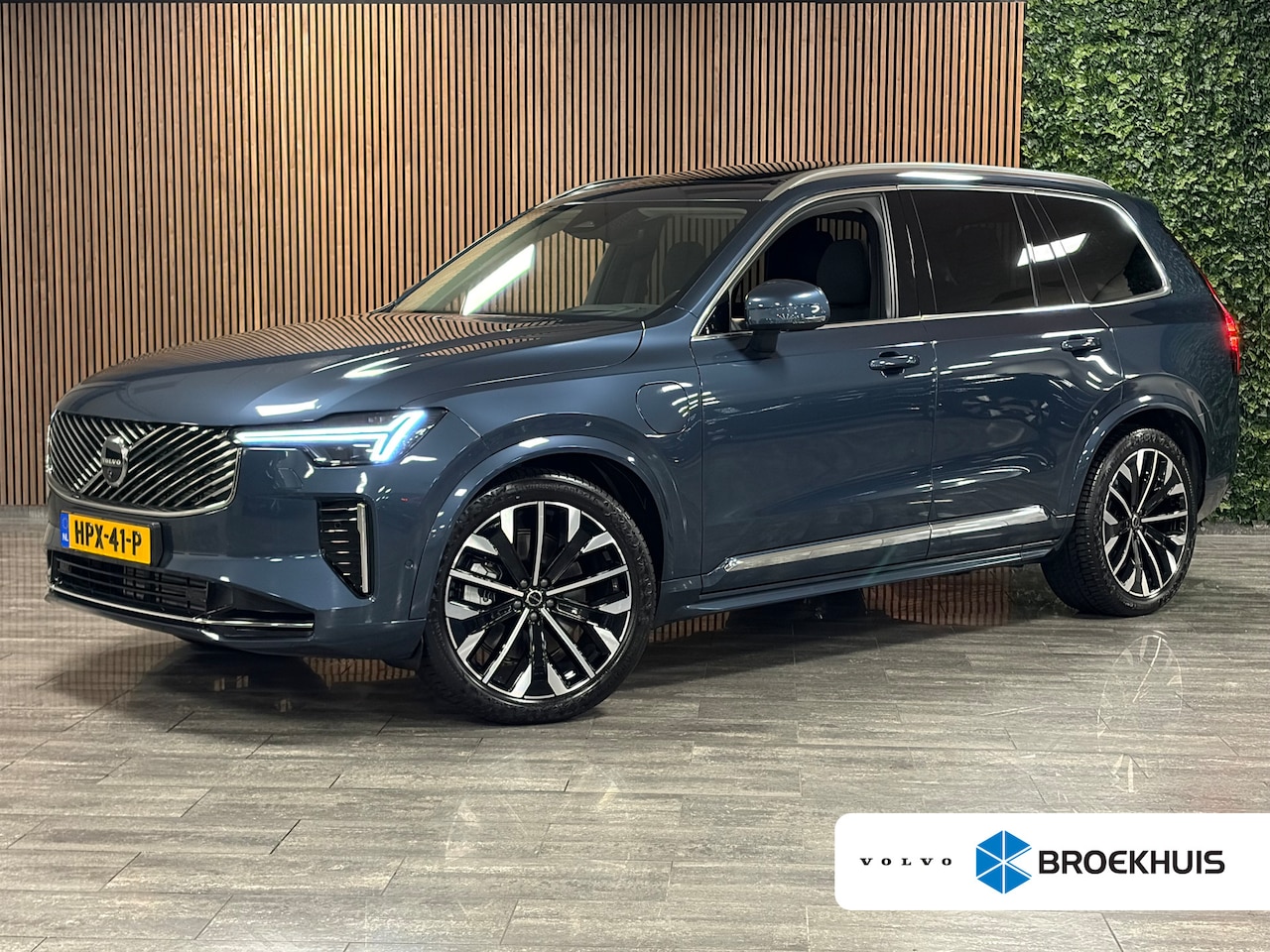 Volvo XC90 - T8 AWD Recharge Ultra Bright Luchtvering | Trekhaak | 360 Camera | Head-Up Display | Harma - AutoWereld.nl