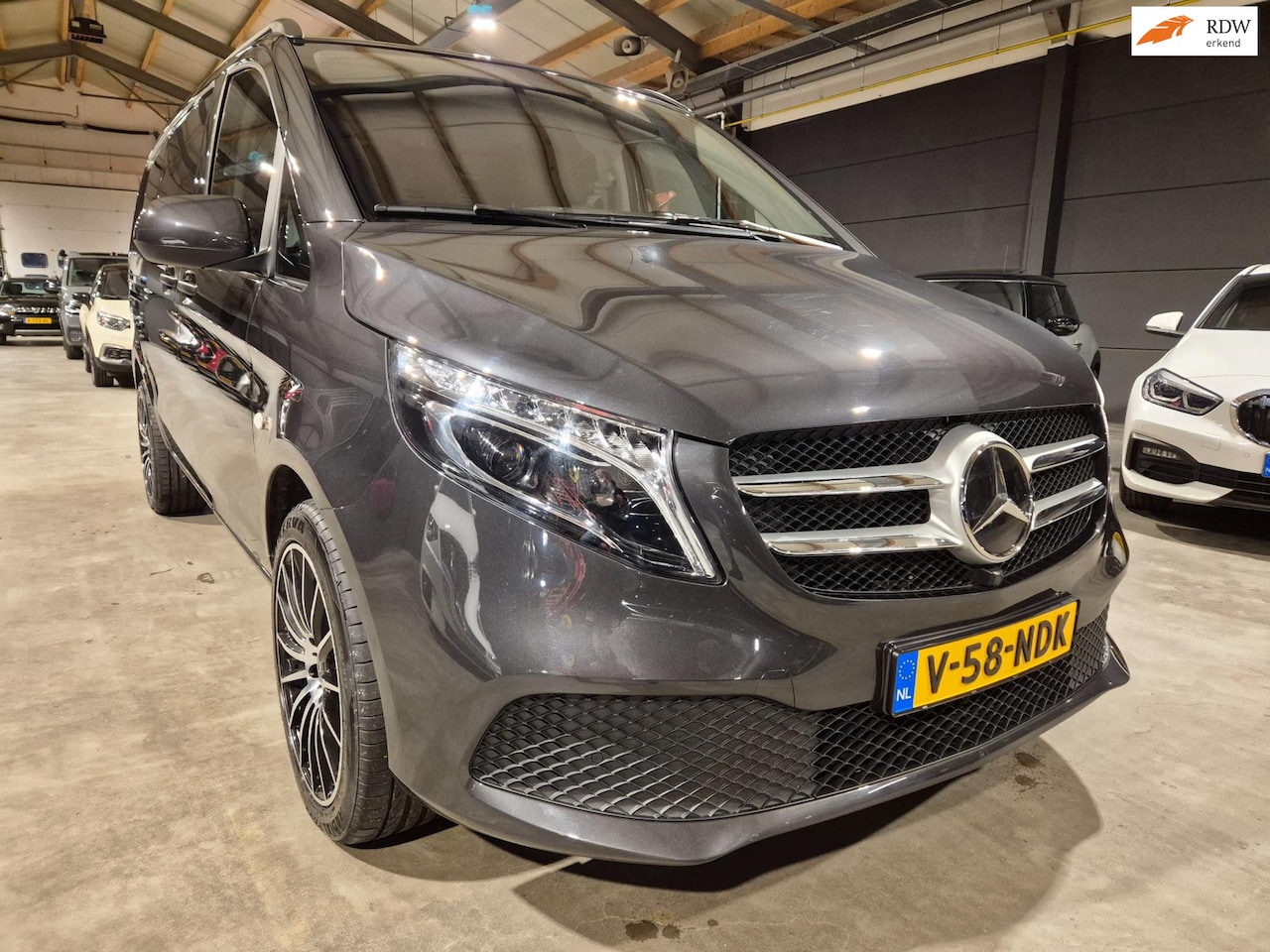 Mercedes-Benz Vito - 116 CDI Lang - Automaat - 3 zits - Airco - Cruise - Navigatie - Camera - Trekhaak - Excl B - AutoWereld.nl
