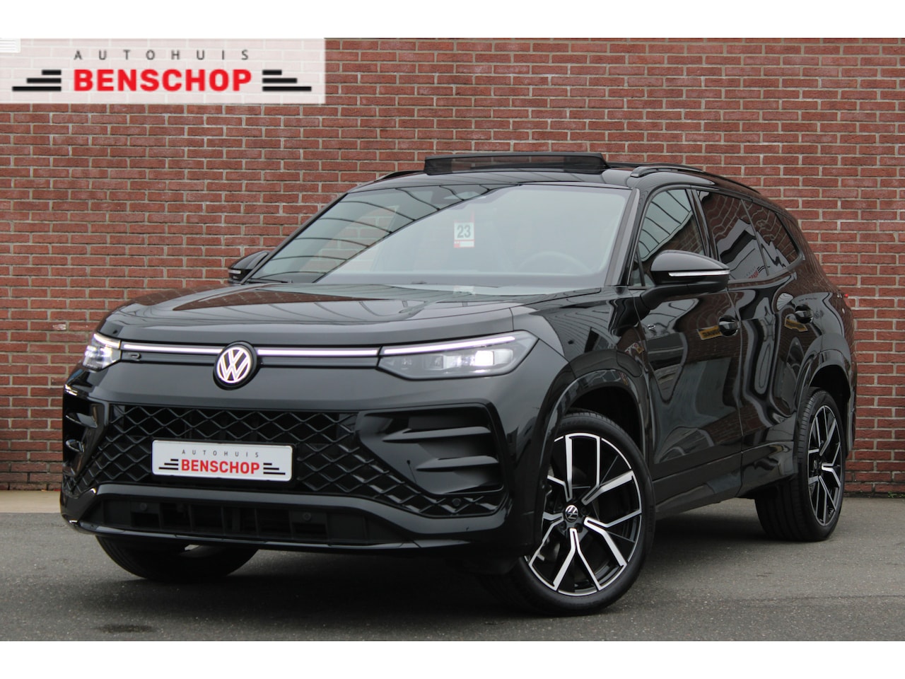 Volkswagen Tayron - 1.5 eHybrid 272PK R-Line Edition |PANO-DAK|TREKHAAK|BLACK-STYLE|20-INCH| - AutoWereld.nl