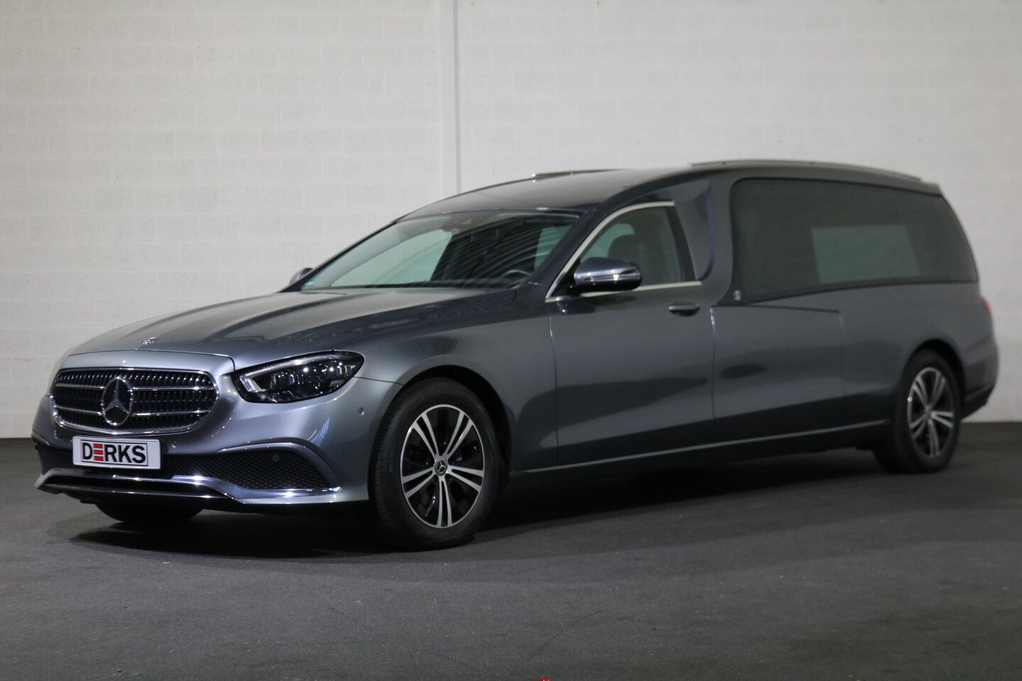 Mercedes-Benz E-klasse - 200d Indus Eneexis 3-deurs Begrafenisauto (Nieuwe ombouw) - AutoWereld.nl