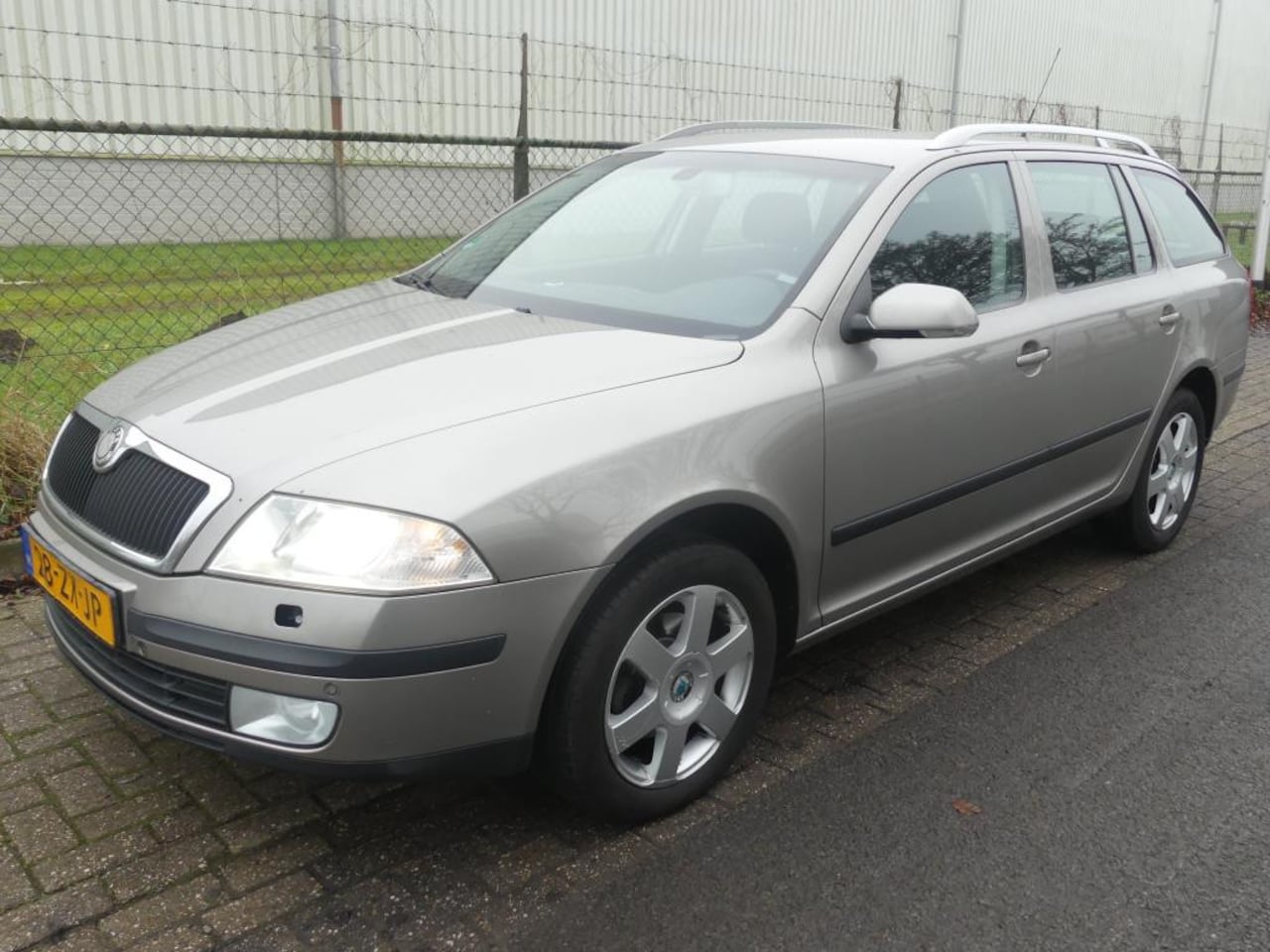 Skoda Octavia Combi - 1.6 FSI Elegance - EXPORT - AutoWereld.nl