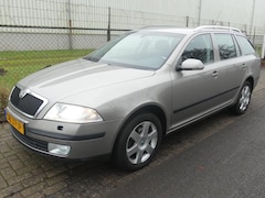 Skoda Octavia Combi - 1.6 FSI Elegance - EXPORT