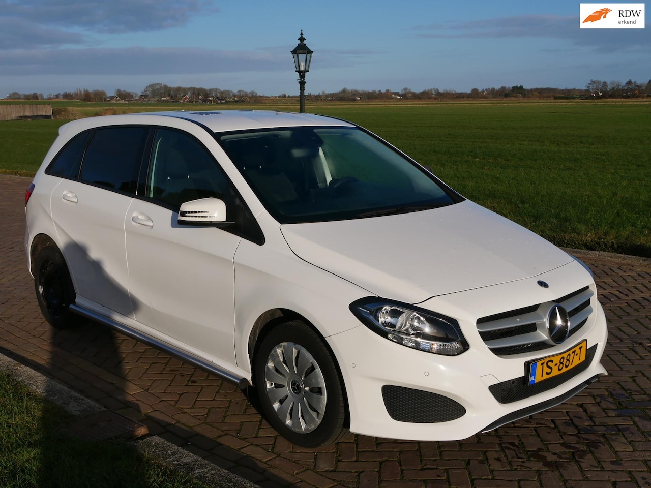 Mercedes-Benz B-klasse - 220 d AUT. EX POLITIE MARGE CAR 149DKM !!!!NEW TUV!!! APK tot 2027 - AutoWereld.nl