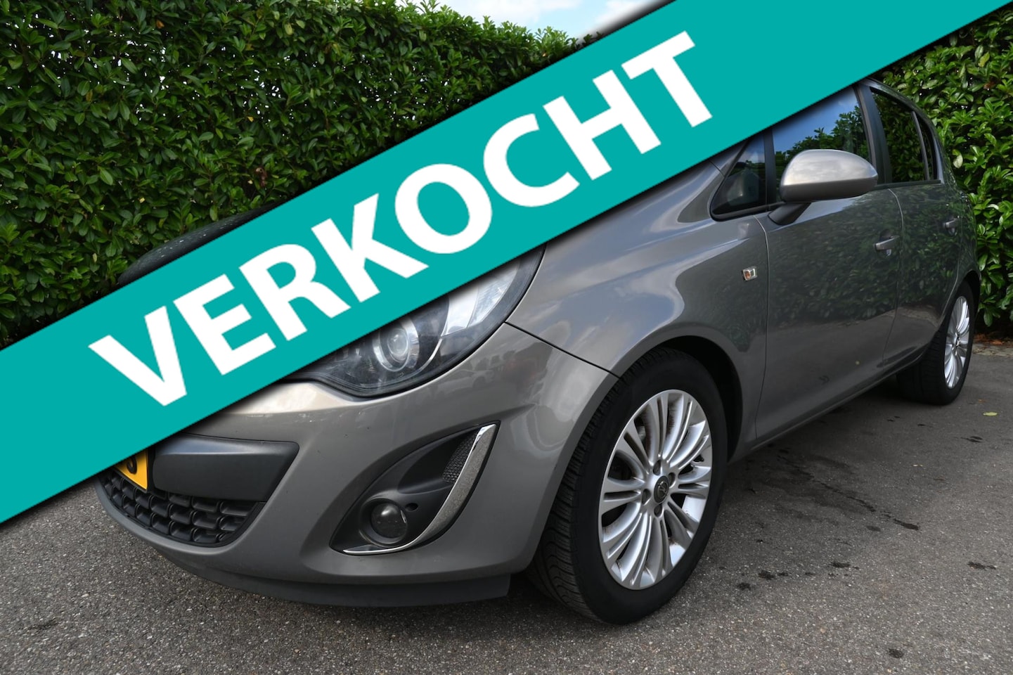 Opel Corsa - 1.4-16V Cosmo. Luxe uitgevoerd. - AutoWereld.nl