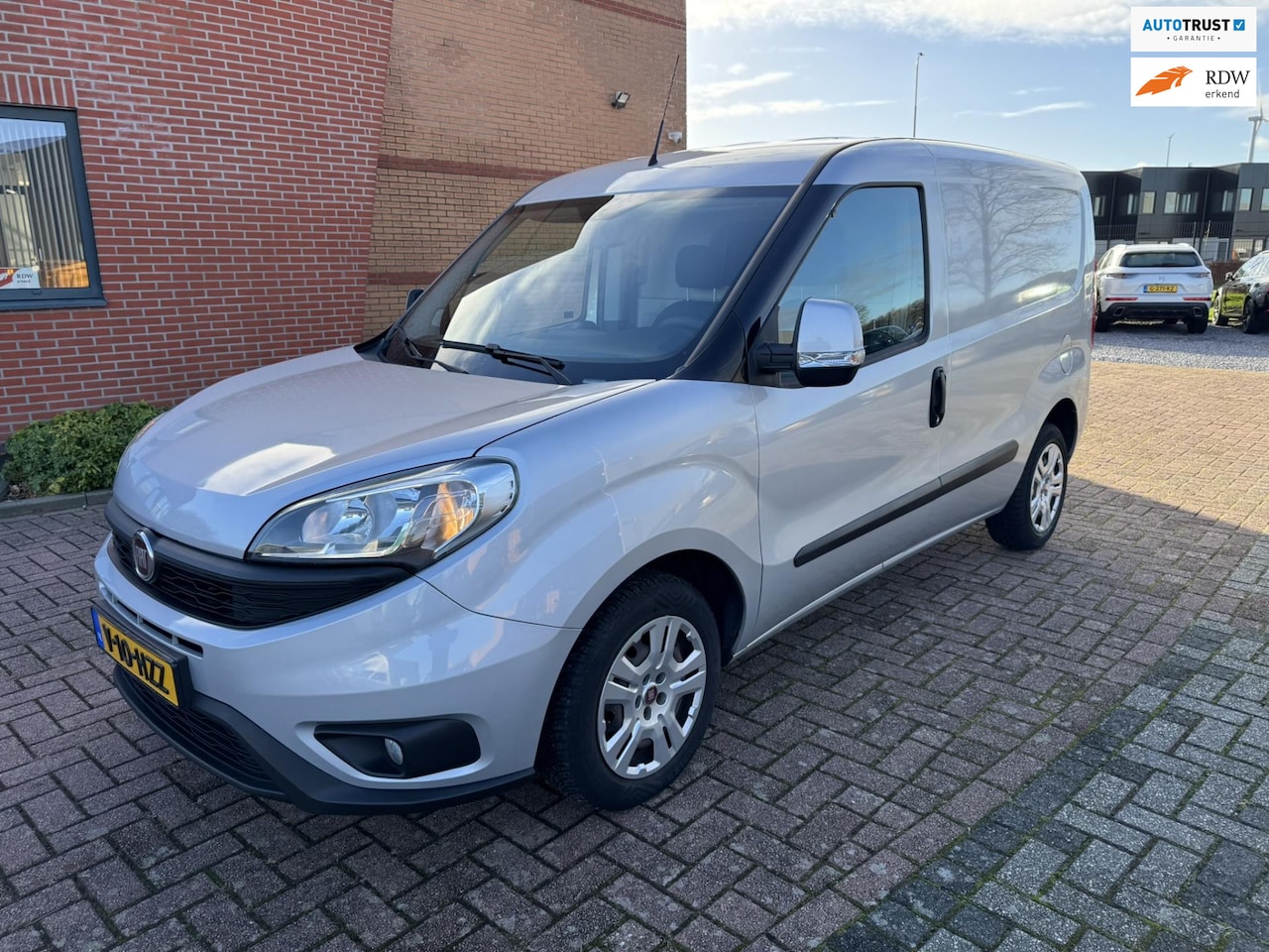 Fiat Doblò Cargo - 1.3 MJ L1H1 SX 1.3 MJ L1H1 SX, Inbouw, Marge, Ex Defensie, - AutoWereld.nl