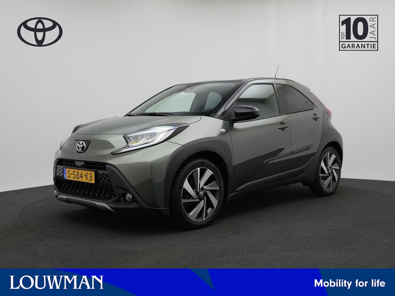 Toyota Aygo X - 1.0 VVT-i S-CVT Envy | Trekhaak | Stootstrips - AutoWereld.nl