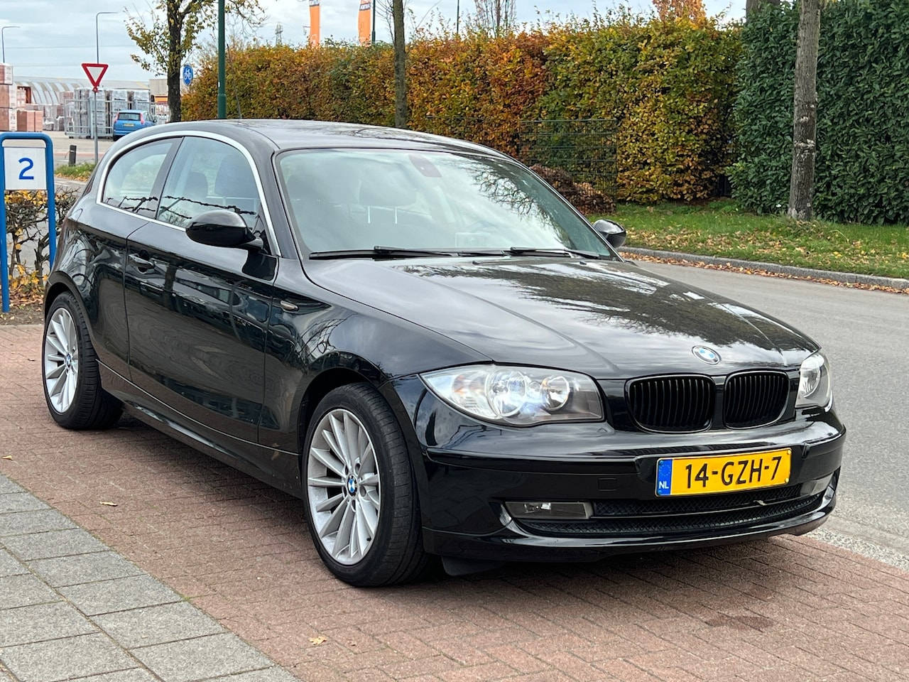 BMW 1-serie - 116i Business Line *Navi | APK 11-2026 - AutoWereld.nl