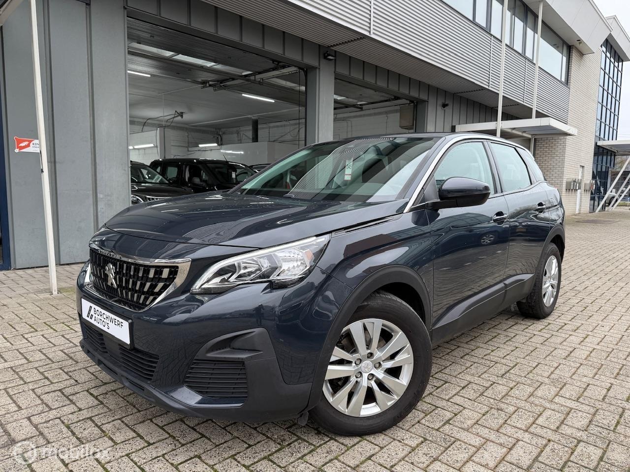 Peugeot 3008 - 1.2 Benzine | 5 zitplaatsen | Hoge instap - AutoWereld.nl