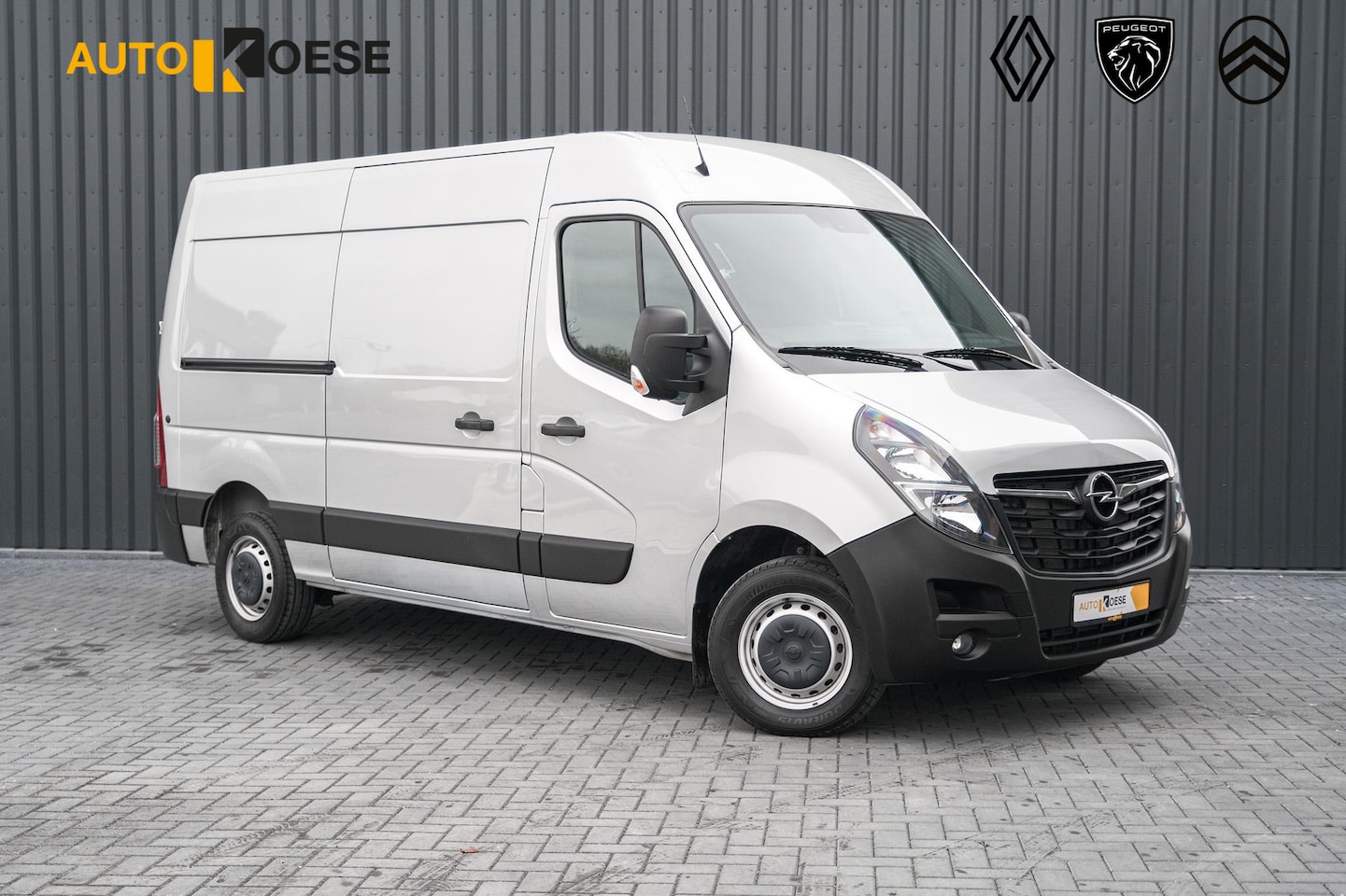 Opel Movano - 2.3 Turbo L2H2 DC | Trekhaak | Camera | Navigatie | Climate Control - AutoWereld.nl