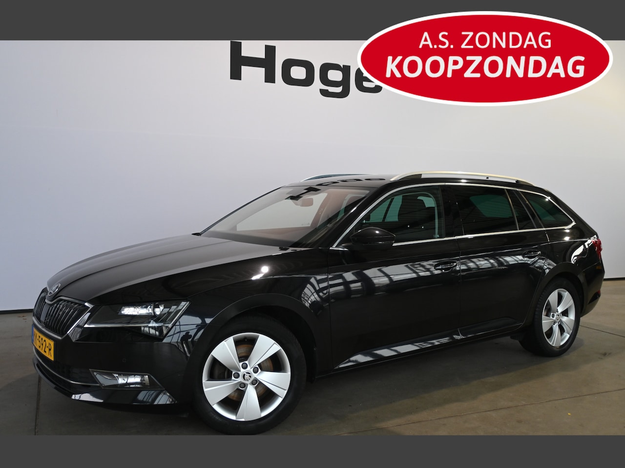 Skoda Superb Combi - 1.4 TSI Ambition Business Clima Navigatie Trekhaak Goed Onderhouden! Inruil Mogelijk! - AutoWereld.nl
