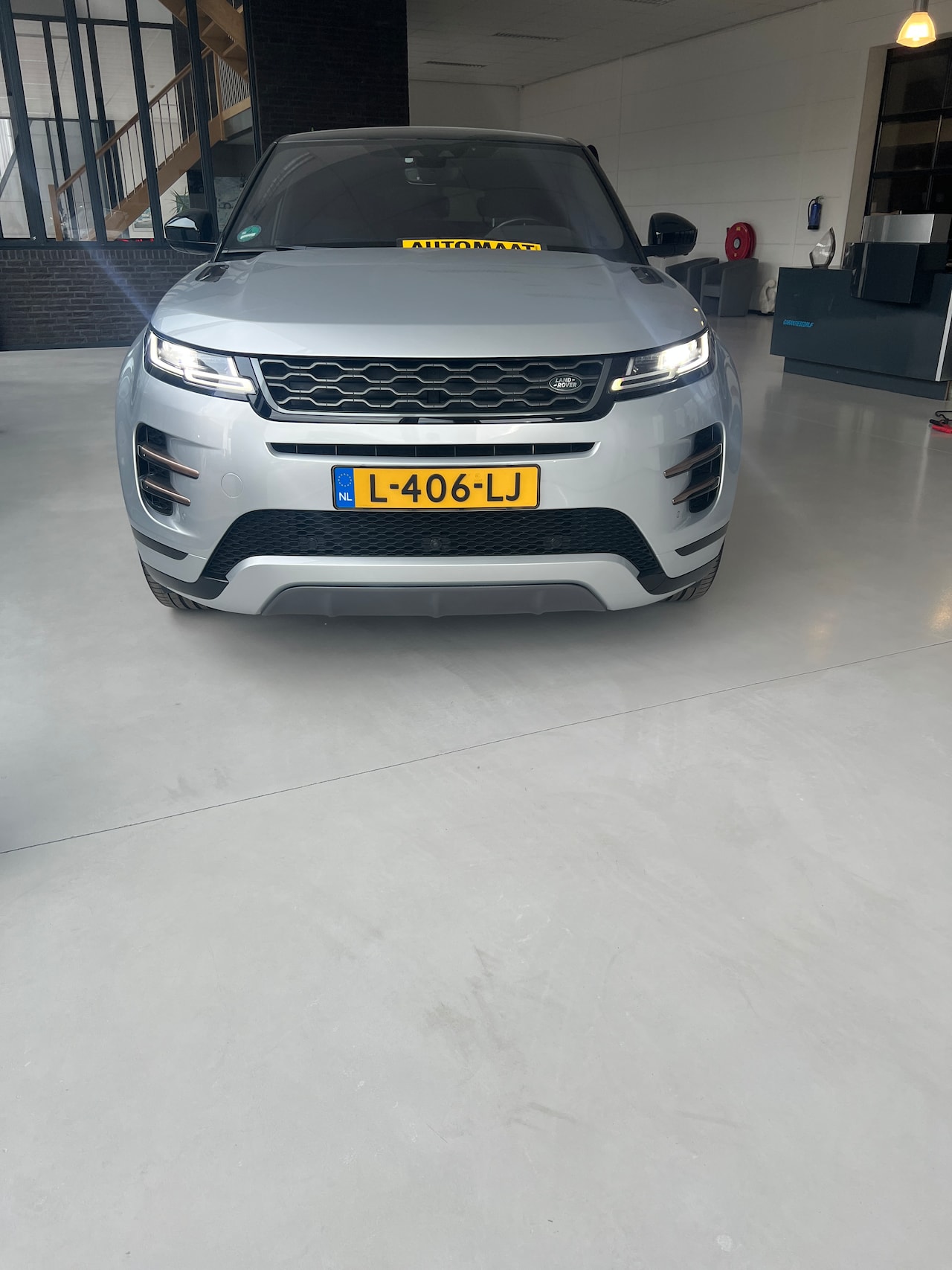 Land Rover Range Rover Evoque - 2.0 P250 AWD R-Dynamic S - AutoWereld.nl
