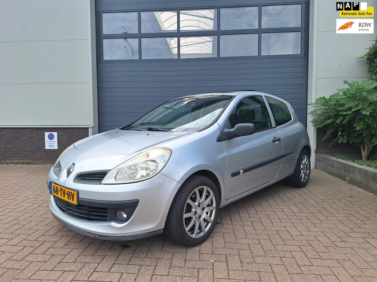 Renault Clio - | 1.2-16V Expression | Airco | Open dak | Dubbele panorama dak | - AutoWereld.nl