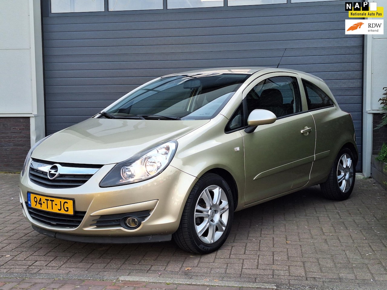 Opel Corsa - | 1.4-16V Enjoy | Zeer lage kilometerstand | Airco | - AutoWereld.nl