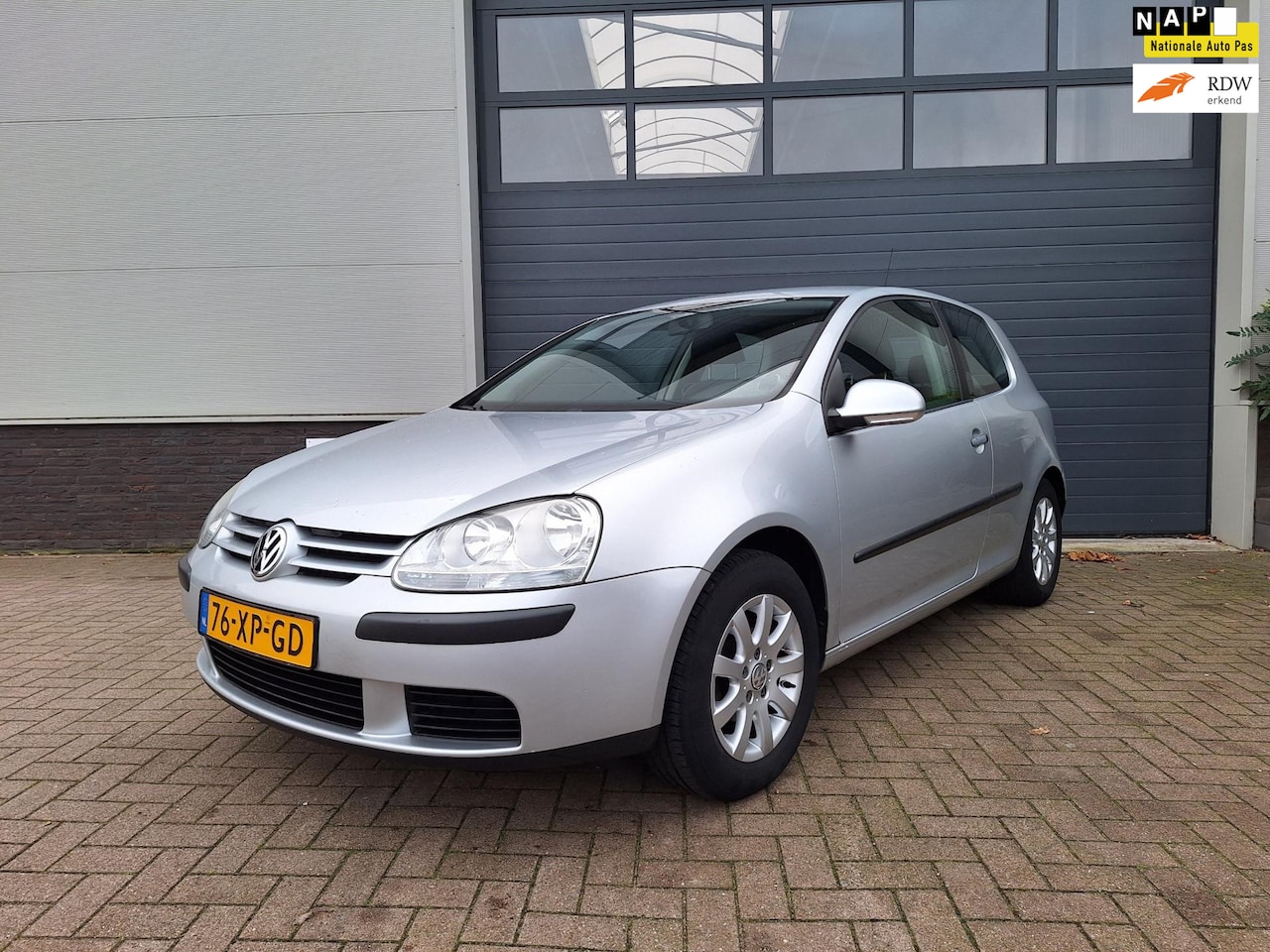 Volkswagen Golf - |1.6 FSI Comfortline | Airco | Leuke auto | Cruise control | - AutoWereld.nl