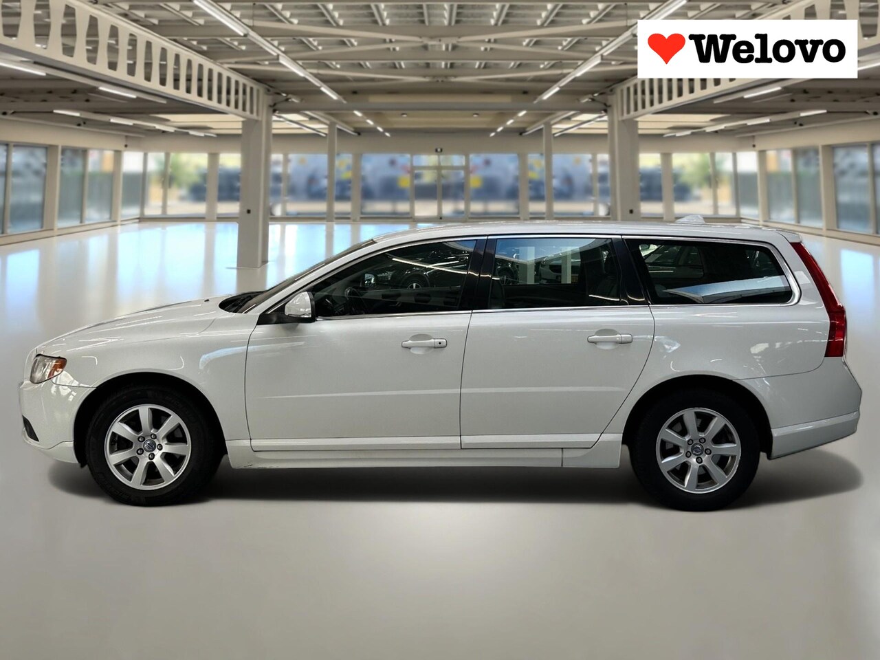 Volvo V70 - 1.6 T4 Limited Edition Rijklaar+garantie, navigatie, trekhaak.. - AutoWereld.nl