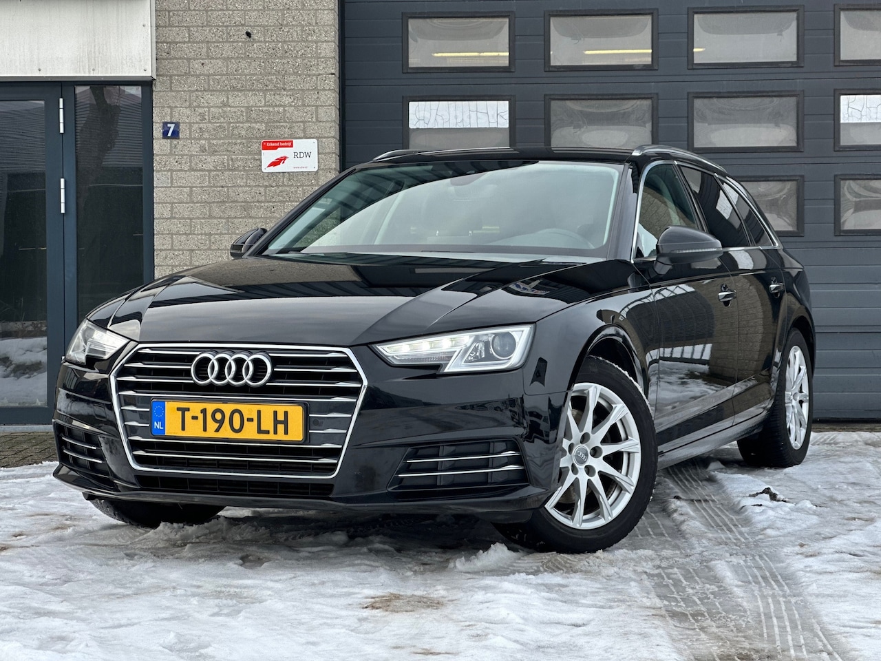Audi A4 Avant - 2.0 TFSI MHEV Design Pro Line Plus / LED / Navi / Dynamic Drive / Keyles Entree & Go / Lin - AutoWereld.nl