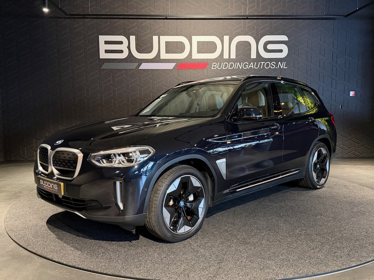 BMW iX3 - High Executive 80 kWh | Trekhaak | Pano | Camera - AutoWereld.nl