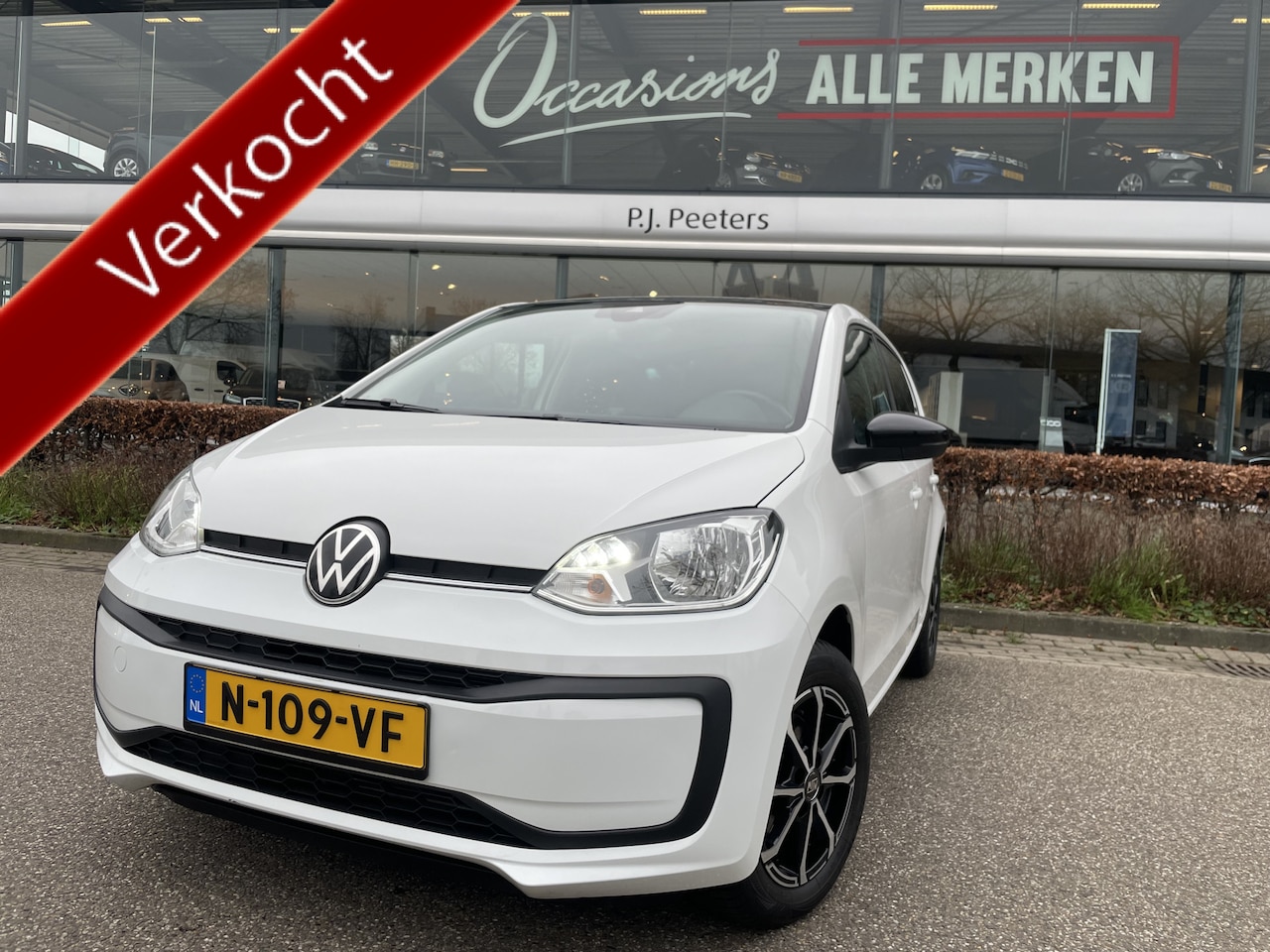Volkswagen Up! - 1.0 Airco - Alarm klasse 1 - Bluetooth - Elektrische ramen voor - Radio - Rijstrooksensor - AutoWereld.nl