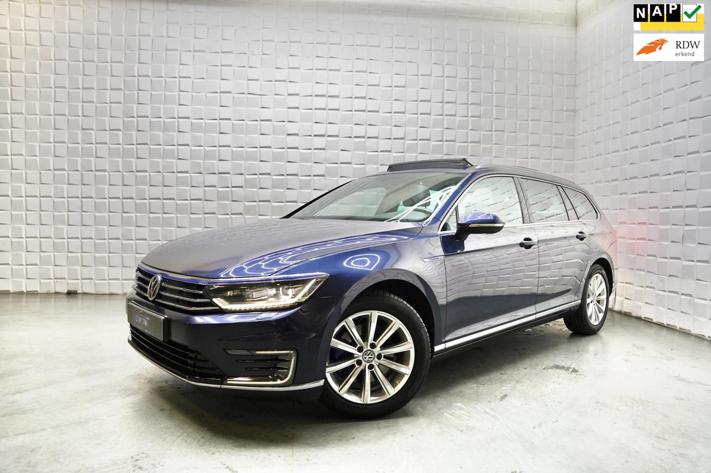 Volkswagen Passat Variant - 1.4 TSI GTE PANO LEER CAMERA TREKH - AutoWereld.nl