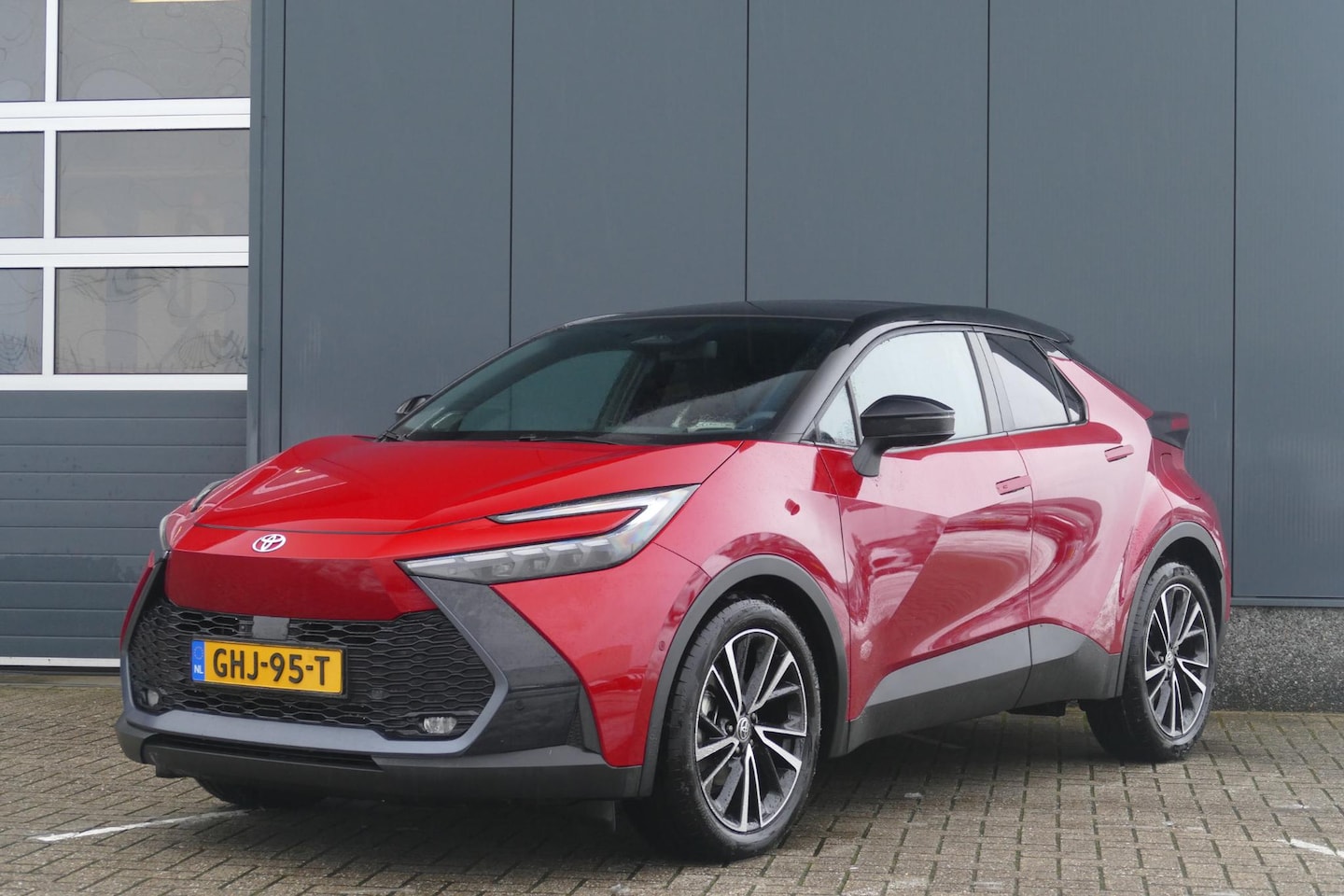 Toyota C-HR - 1.8 Hybrid 140 Executive | HEAD-UP | PANO | RIJKLAARPRIJS | - AutoWereld.nl