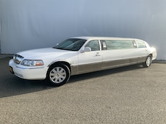 Lincoln Town Car - 4.6 Signature Limousine Airco Cruise TV Bar Volle Auto Automaat Euro 3