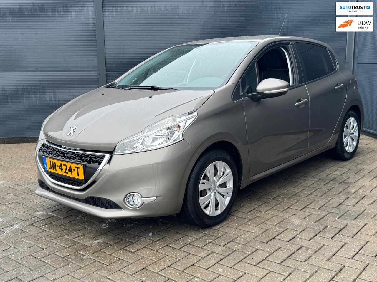 Peugeot 208 - 1.2 VTi Active / 5 Deurs / Trekhaak - AutoWereld.nl
