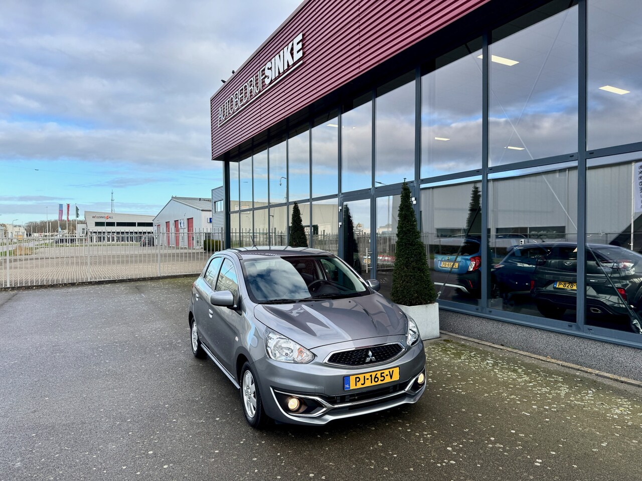 MITSUBISHI SPACE STAR