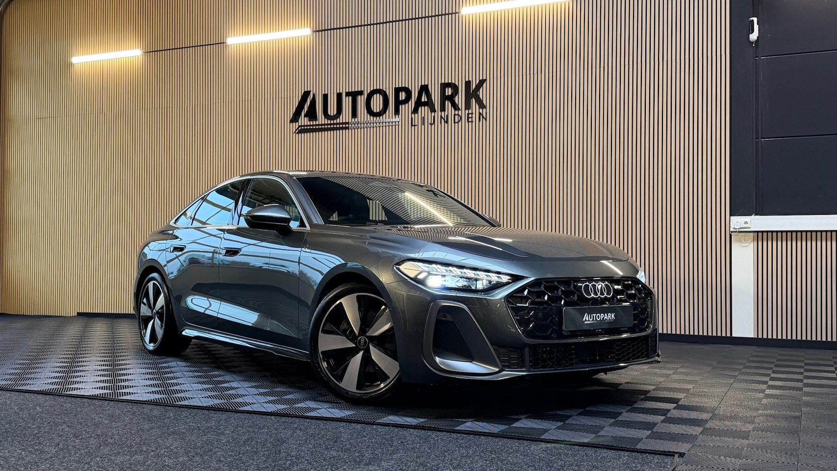 Audi A5 Limousine - 2.0 TFSI S edition 3X S-Line|FABRIEKSGARANTIE|SFEERVERLICHTING|19INCH|204PK|CARPLAY|CAMERA - AutoWereld.nl