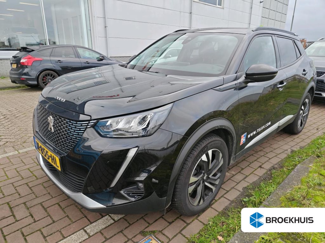 Peugeot 2008 - 1.2 PureTech Blue Lease Allure | Navigatie | Camera | 3D Instrumentenpaneel | Apple carpla - AutoWereld.nl