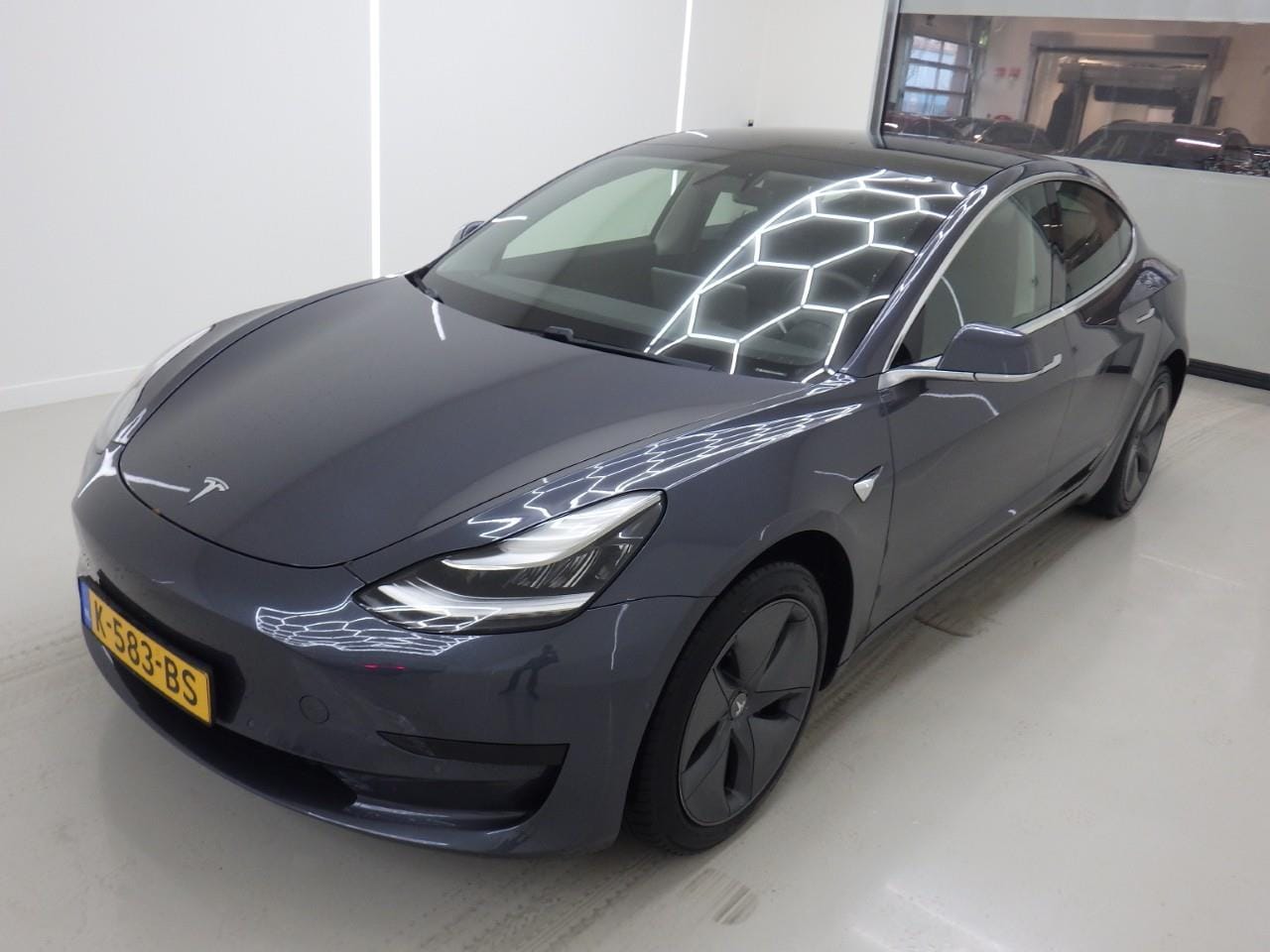 Tesla Model 3 - Standard RWD Plus 93% SoH [ TREKHAAK+LFP-ACCU+AUTOPILOT+60 kWh+PREMIUM AUDIO ] - AutoWereld.nl