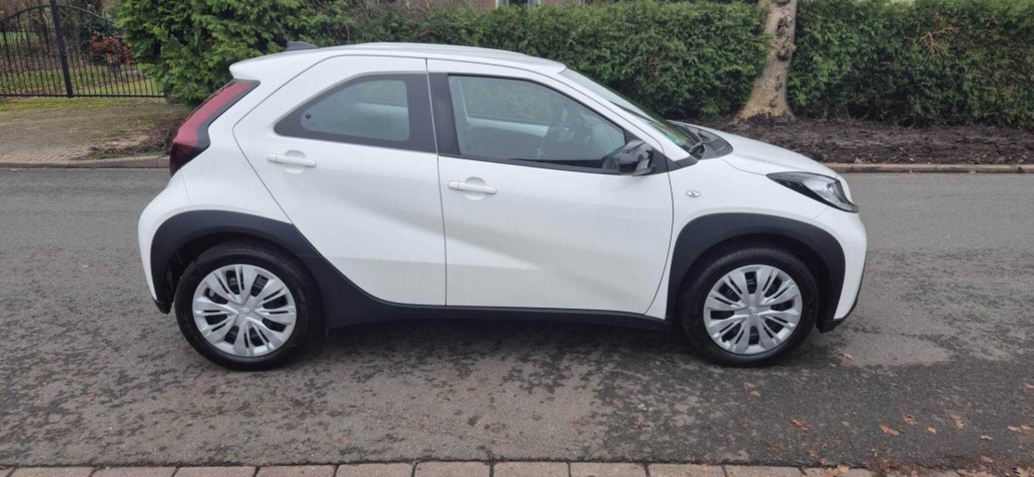 Toyota Aygo X - 1.0 VVt-I MT Play*camera*apple/android*stoelverw. - AutoWereld.nl