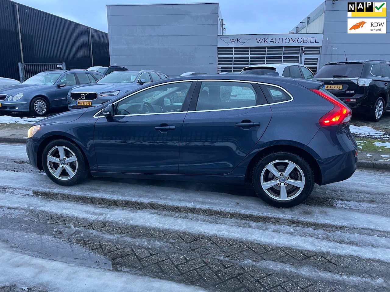 Volvo V40 - 1.6 D2 Momentum Garantie Keyless - AutoWereld.nl