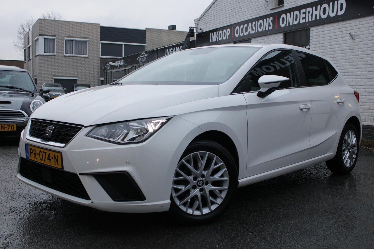 SEAT Ibiza - 1.0 TSI Style Business Intense / Adaptieve Cruise / Navi / Camera - AutoWereld.nl